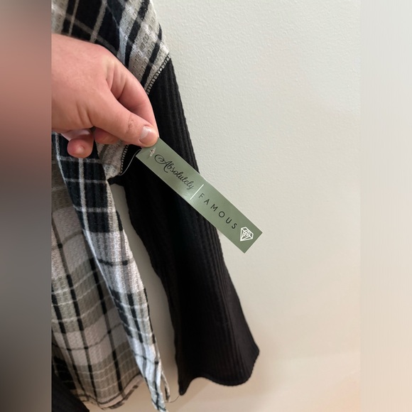 NWT MD Almost Famous Split Plaid Waffle Knit Long Sleeve Shirt - Picture 7 of 7